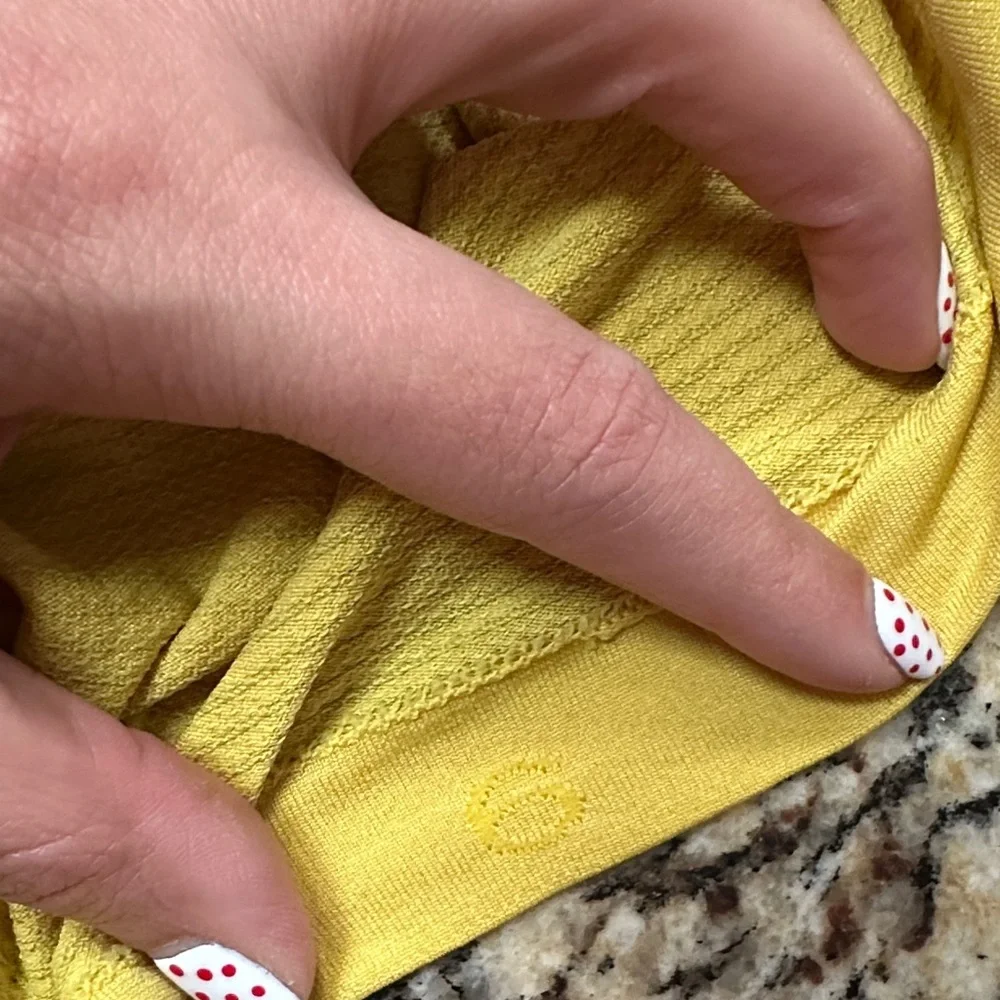 Lululemon Athletica Swiftly Tech Bright Yellow (older style) Women’s 6 Running - Picture 8 of 8